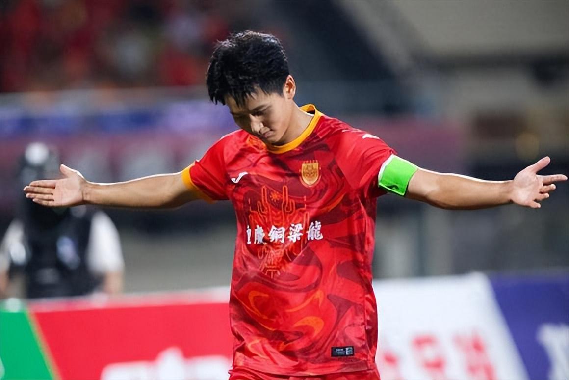 开云APP-喜讯！鲁能首位爆发的08后新星诞生，热身赛攻破巴萨梯队大门