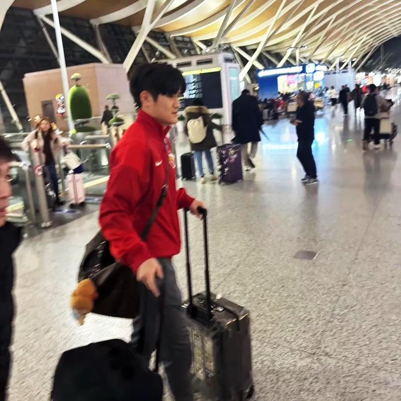 开云体育APP下载-英博寻枪报价24岁边锋！一将离队两将伤病，B队击败东北超选拔队